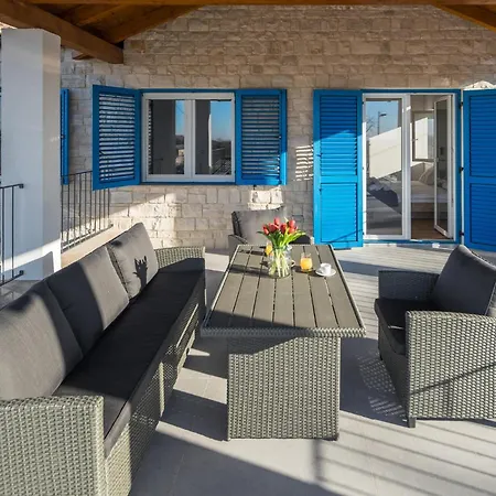 Holiday home Stunning In Rapavel With Sauna