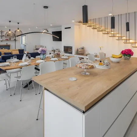 Holiday home Stunning In Rapavel With Sauna *